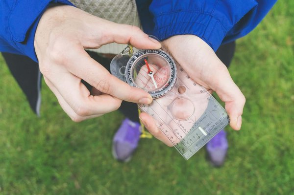 Quels sont les secrets pour une exploration réussie des grottes de Waitomo en Nouvelle-Zélande?